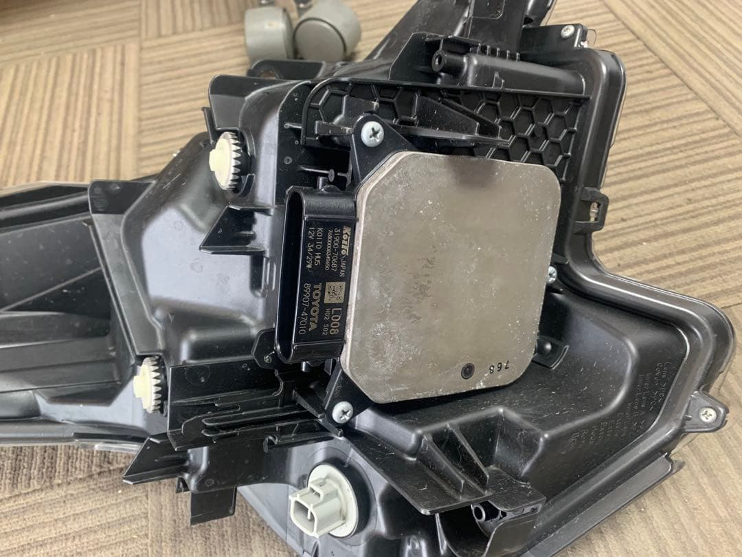 ステー損無 プリウス 50ZVW50後期 ヘッドライト ブラック 打刻c1