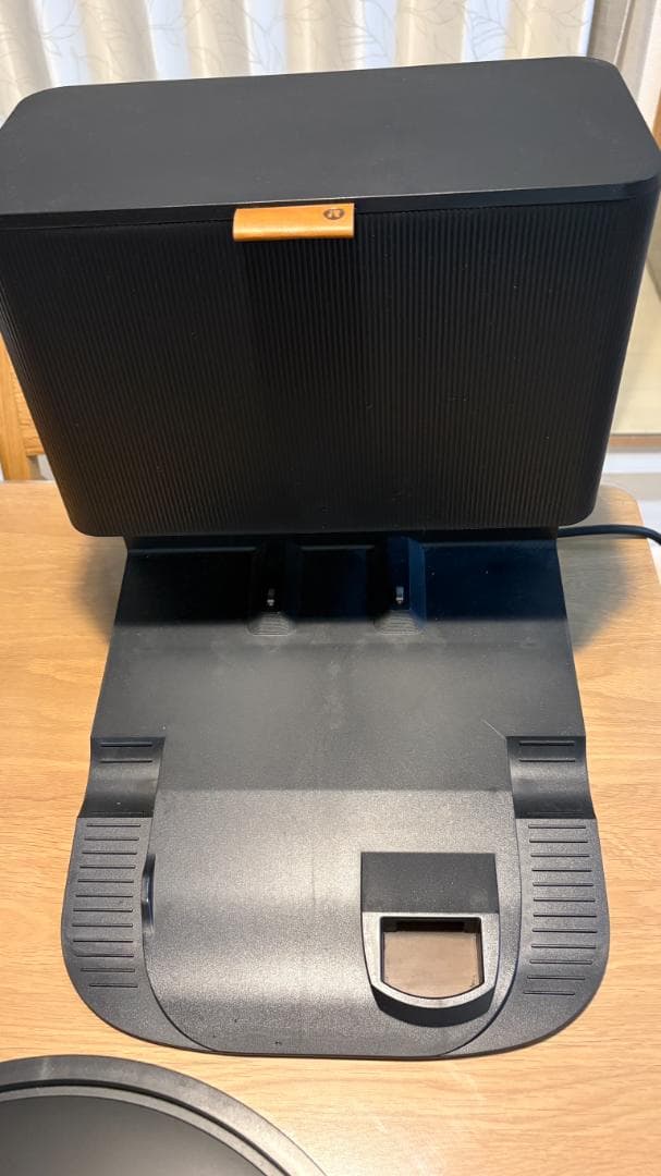 iRobot Roomba j7+ 本体、箱付き、予備ブラシ付