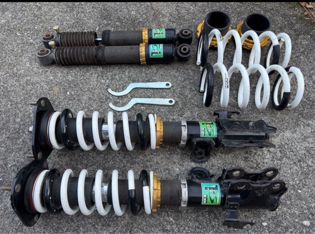 ま*ん様 HKS ハイパーマックス スタイルL の車高調になります。