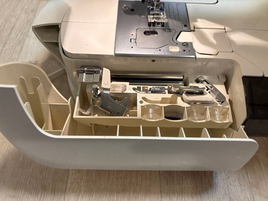 ミシン　JUKI　HZL-010N 動作未確認