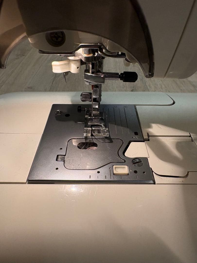 ミシン　JUKI　HZL-010N 動作未確認