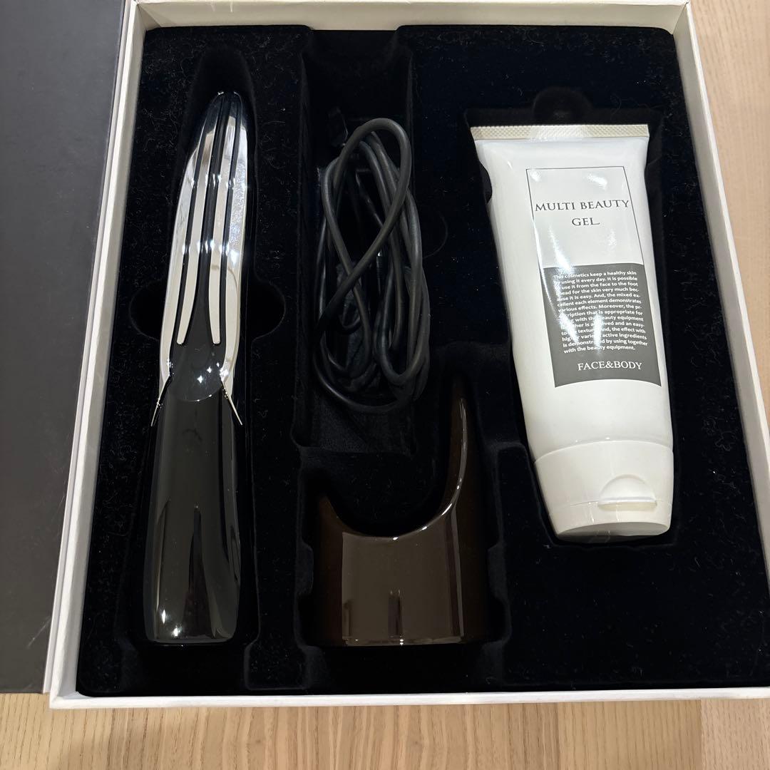 パイラナイト　PYR knight 美顔器