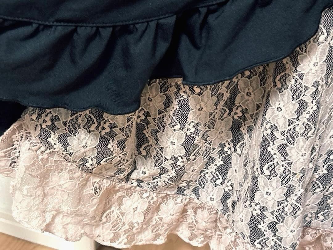 GOLDS♡肩紐ビジュー♡ふりふりラッフルフリル♡レースキャミトップス♡ブラック