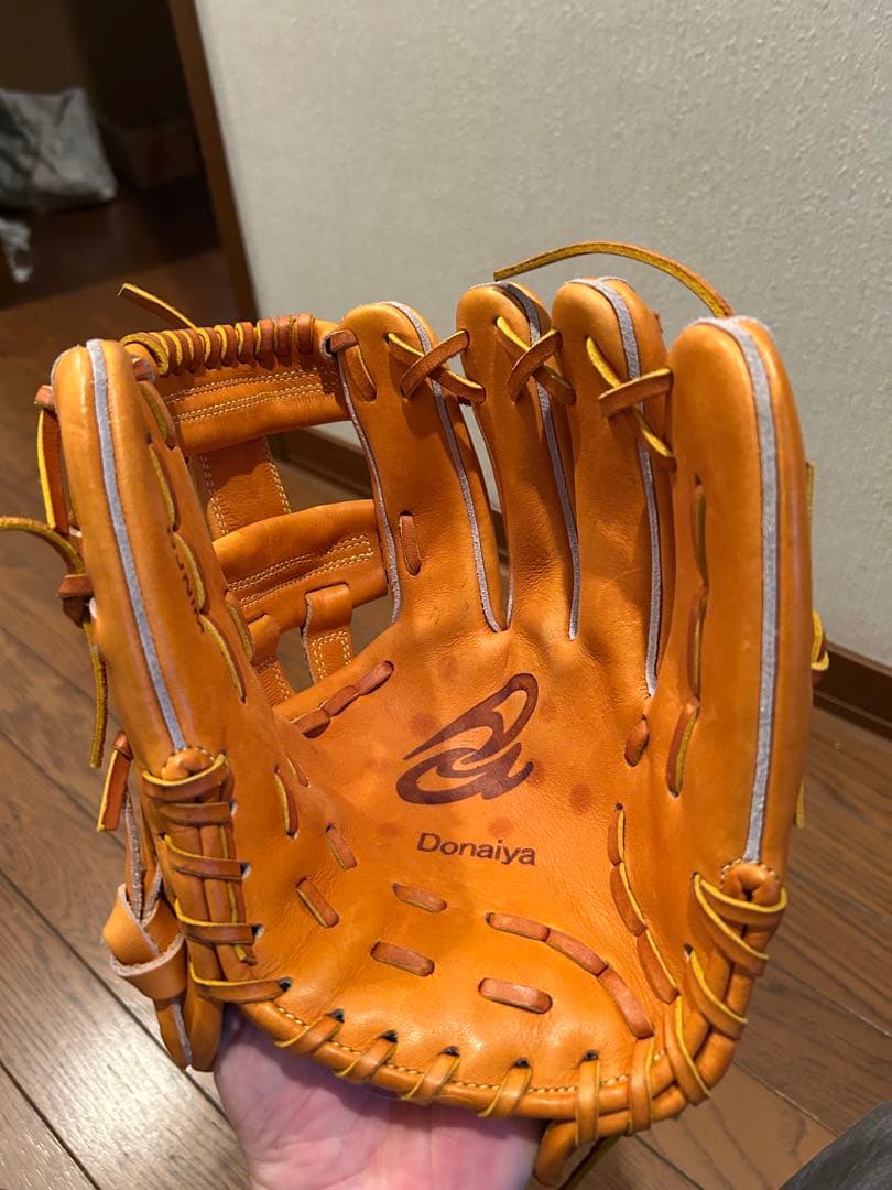ドナイヤ　軟式グローブ　内野用　山田哲人モデル