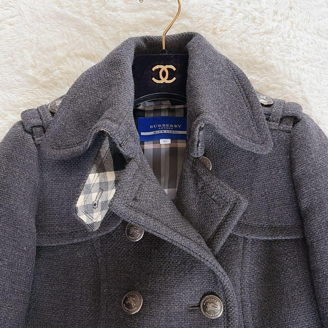 極美品✨【バーバリーブルーレーベル】銀ボタン ダブルショートコート 裾プリーツ