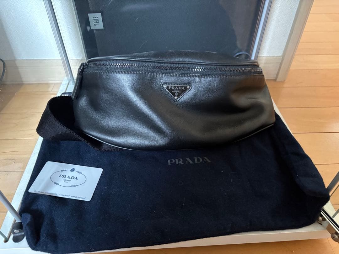 PRADA プラダ レザー ボディバック ウェストバッグ レザー 2VL010