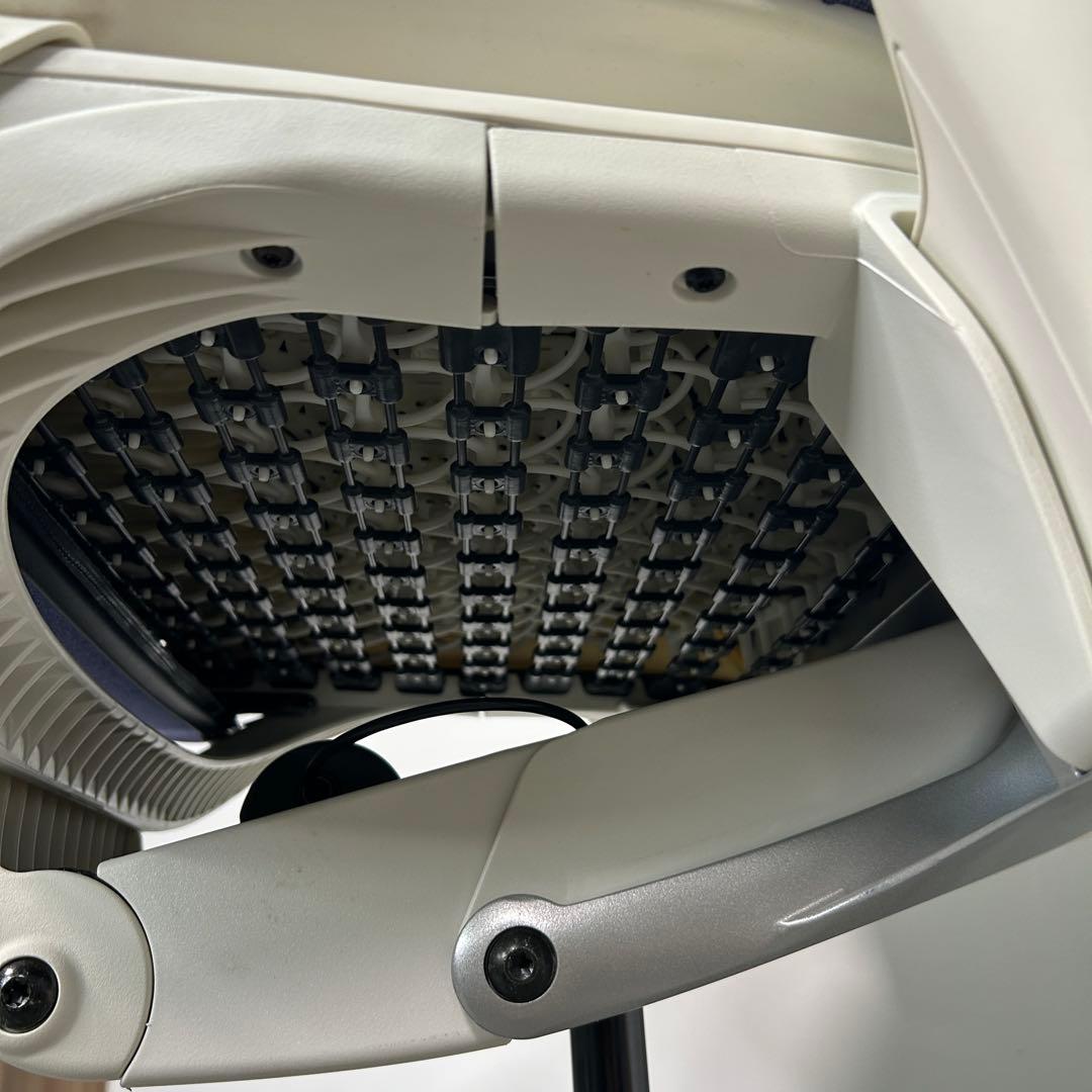 2014年製　エンボディチェア 最高級 ハーマンミラー Embody