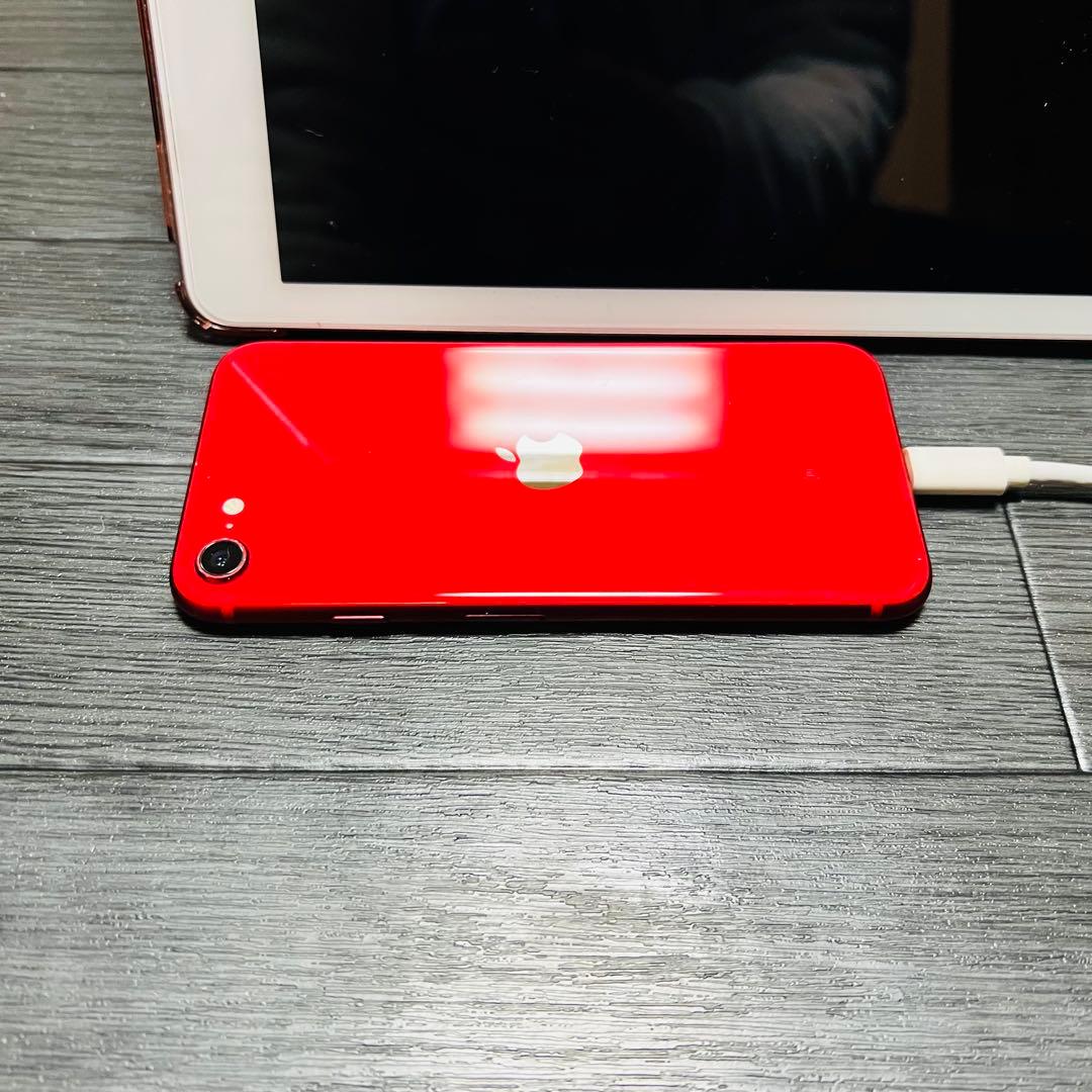Apple iPhone SE (第2世代) プロダクトレッド