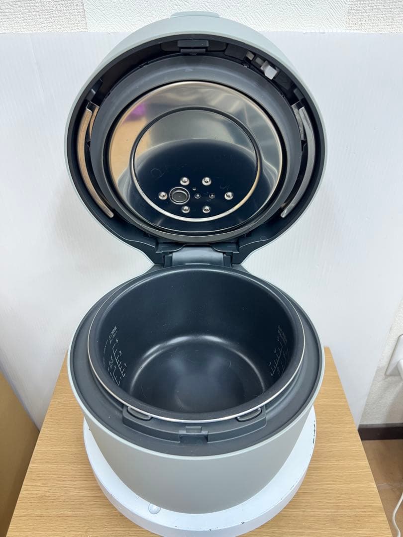 Panasonic 圧力IHジャー炊飯器 SR-R10A 2023年製 グリーン