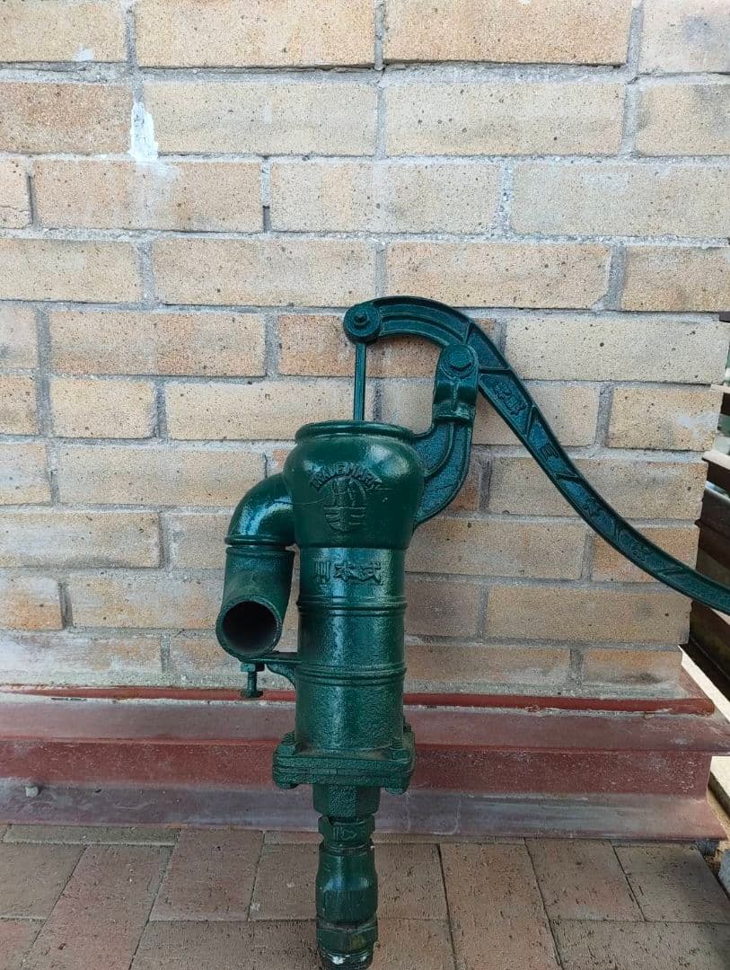 オブジェ　インテリア　実用　手動鋳鉄ポンプ 緑色 レトロデザイン　アンティーク