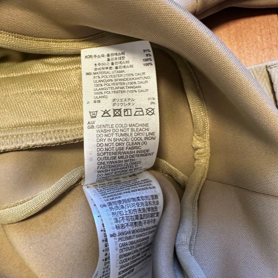 ダンボールニット　プリーツスカート　セットアップ　ベージュ　秋冬　長袖　フーディ