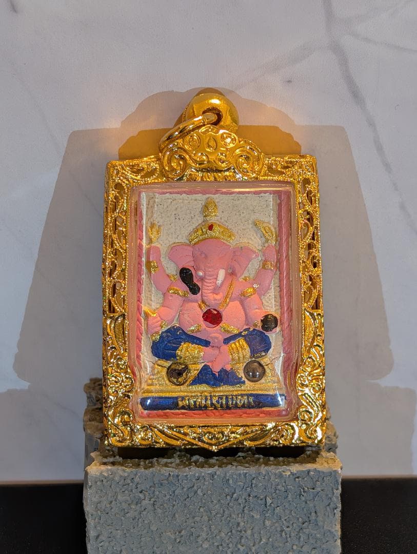 タイお守り　プラクルアン　ルアン・ポークン　ソムデット　2556年　(048)