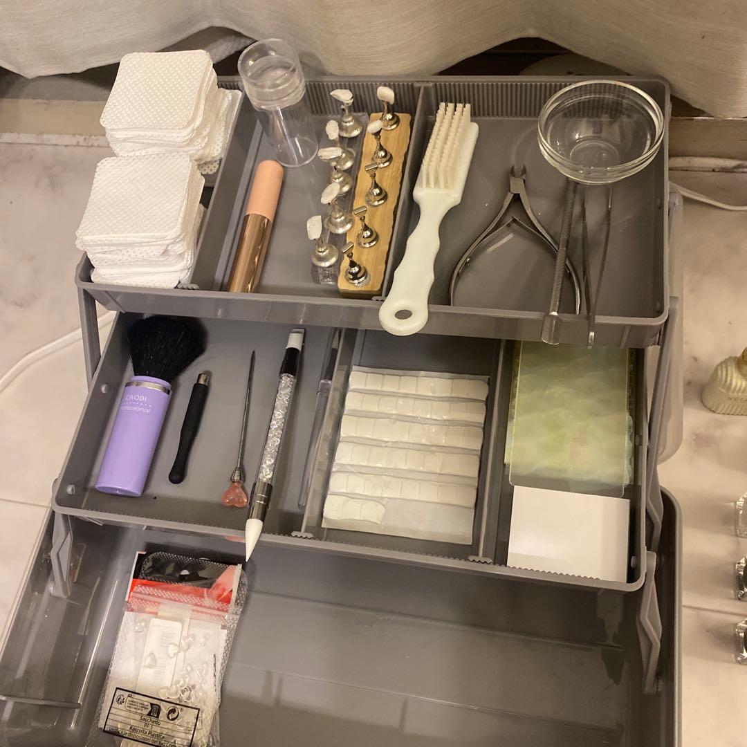 ジェルネイル 引退品 容量多 パーツ多数 ネイルポリッシュ ネイルチップ多数