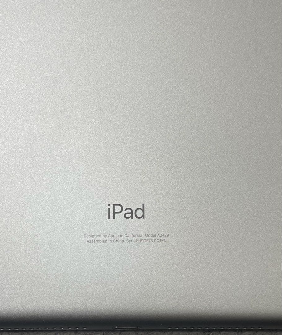 Apple iPad 第8世代 32GB セルラーモデルシルバー 本体