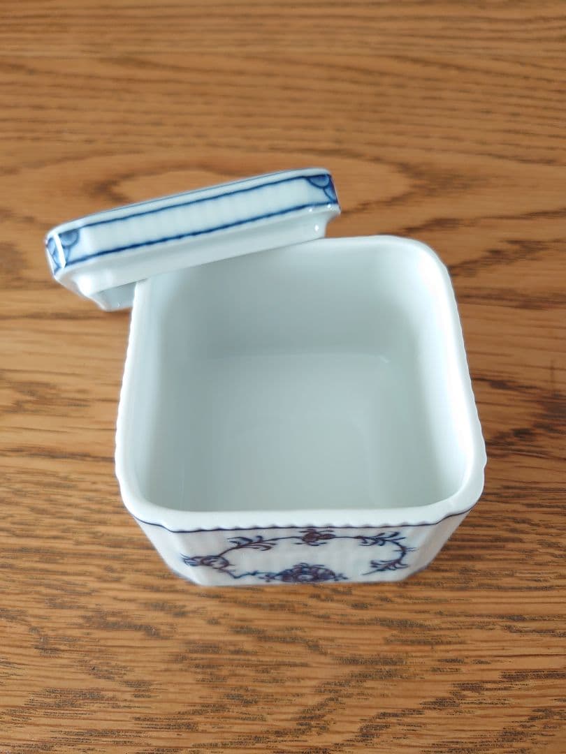 【貴重】ロイヤルコペンハーゲン ボンボニエール スクエア【廃盤】