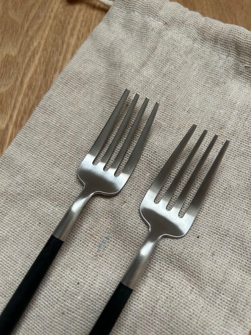 【クチポール】　スプーン　フォーク　ナイフ　ブラック＆シルバー　収納袋付き