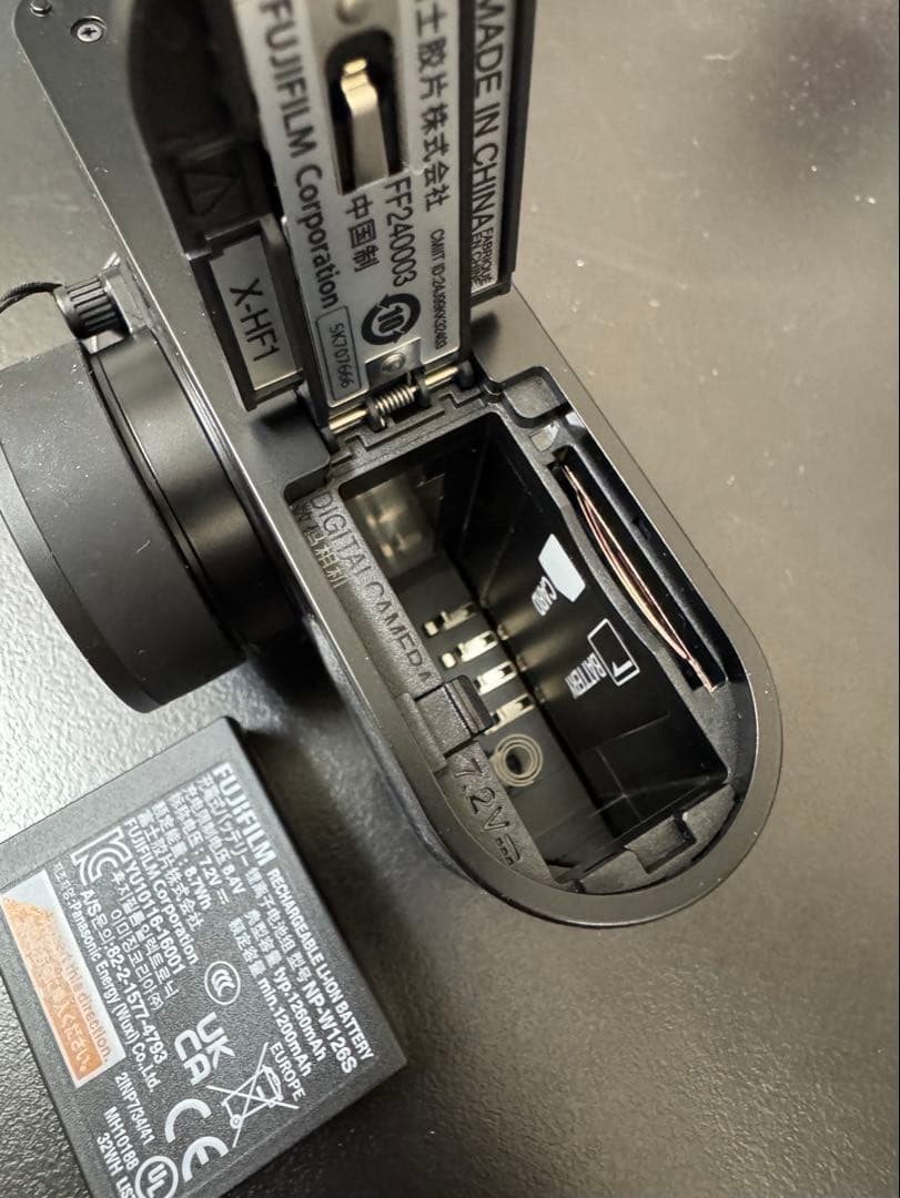 FUJIFILM X half ブラック 富士フィルム コンデジ トイカメラ