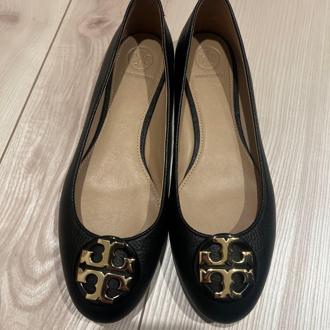 フ*マ様 TORY BURCH トリーバーチブラック フラットシューズ8 24.