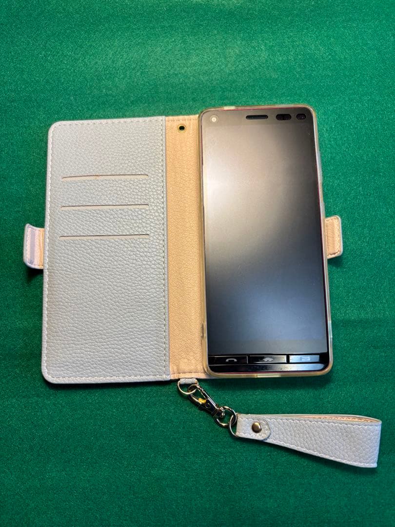 BASIO4 スマホケース付き