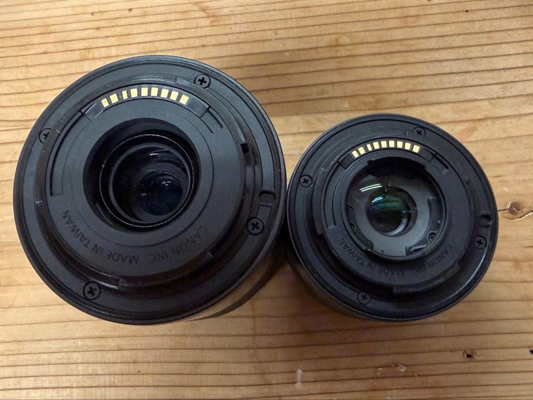 Canon EOS Kiss M ダブルズームキット ミラーレス