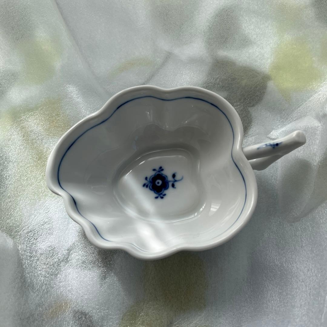 ロイヤルコペンハーゲン　ブルーフルーテッド　リーフ（大）