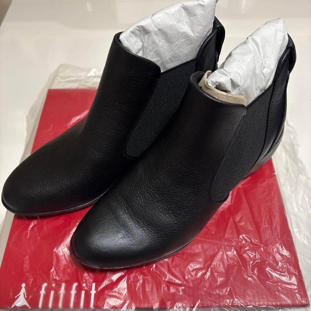 《お値引きしました》 新品！fitfit サイドゴアブーツ　24.5cm