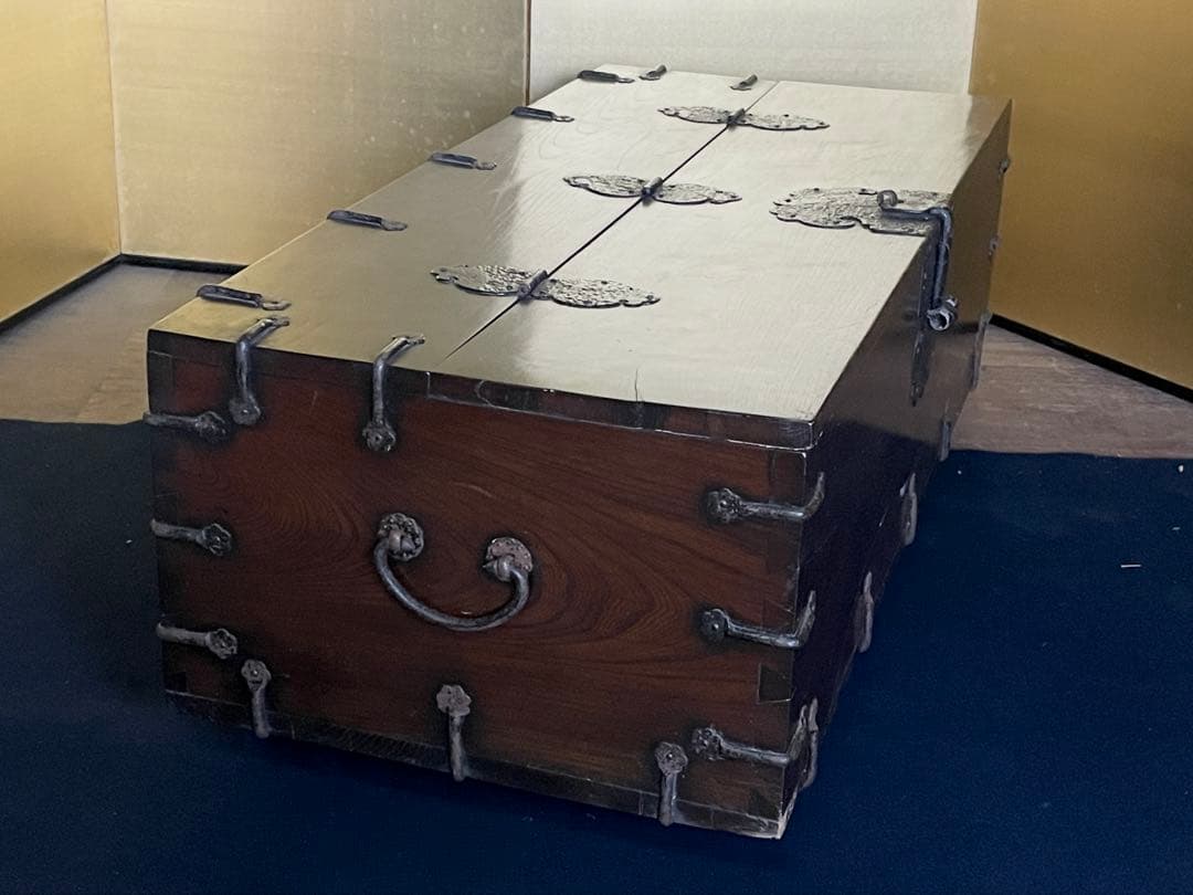 「母」 李朝 バンダジ 松無垢材 鉄地金具 朝鮮家具 9世紀～李朝古民具 箪笥