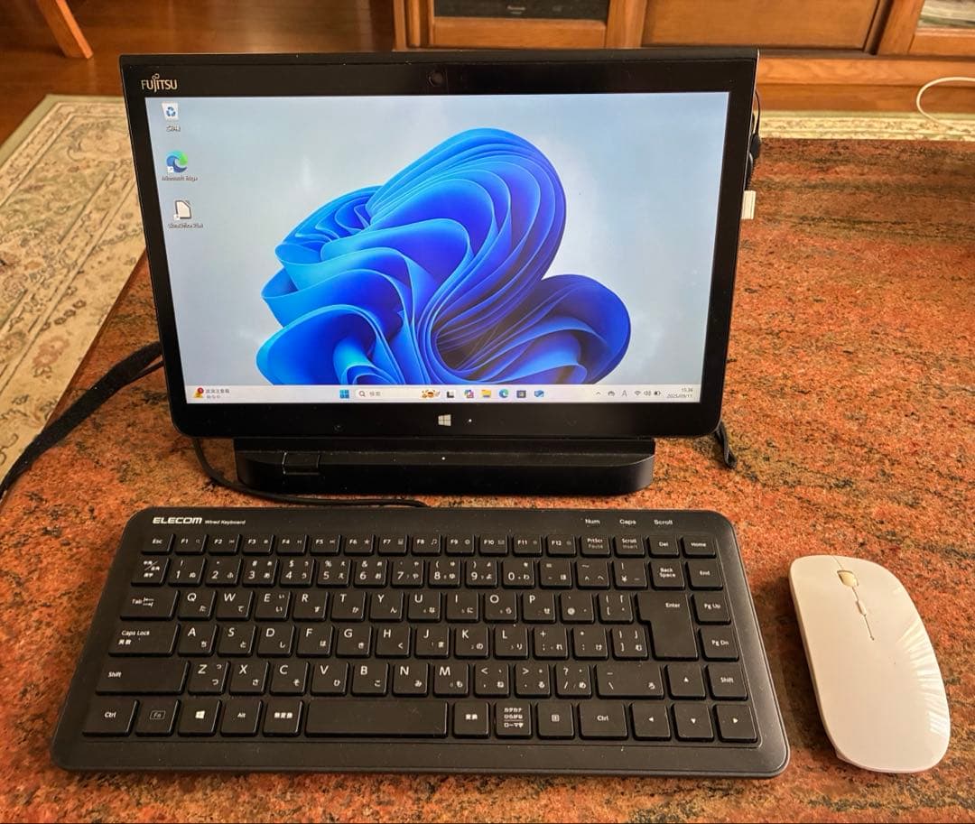 Fujitsu アローズTab Q775/K 13.3インチ　パソコンセット