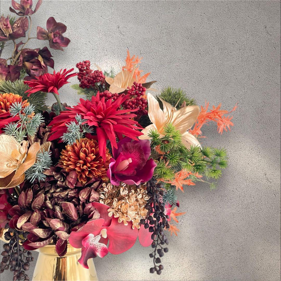 プレミアムフラワーアレンジ ゴールドベースに咲く豪華絢爛の和モダンアレンジ