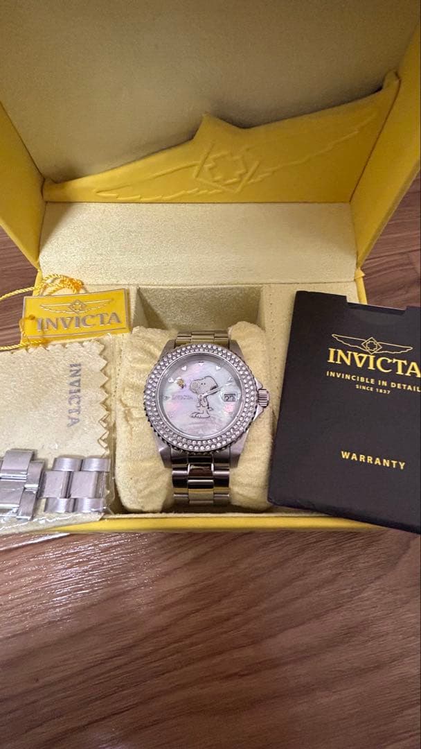 INVICTA 腕時計　スヌーピー