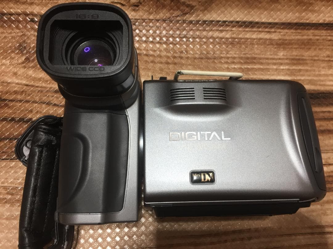 撮影再生ダビングOK　SHARP　VL-DH4000　付属品豪華　液晶大画面