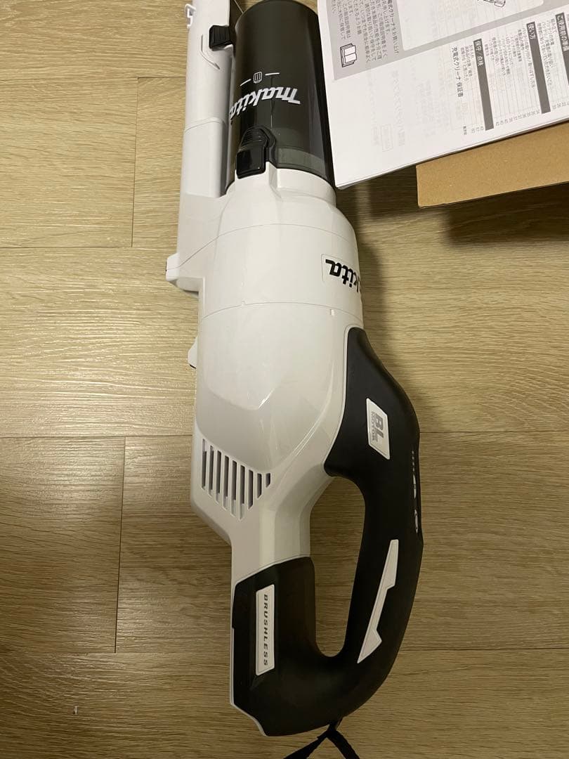 makita CL286FDRFW 白　18Vバッテリー充電機付