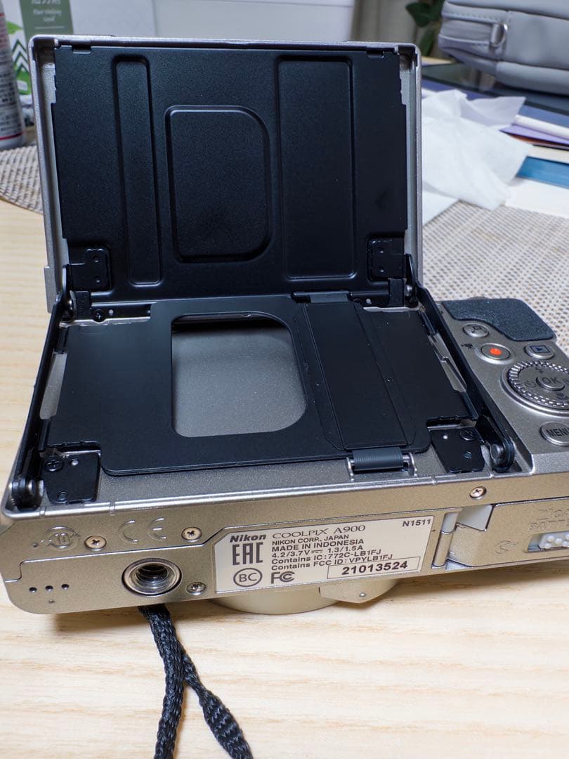 【美品】Nikon COOLPIX A900 シルバー