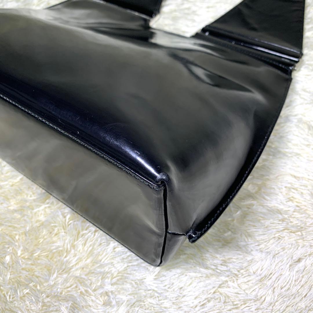 稀少 グッチ トムフォード期 90's エナメル ワンショルダーバッグ ブラック