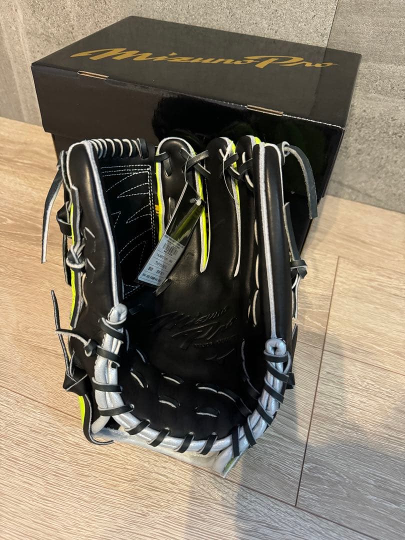 ミズノプロ　軟式用　グラブ　グローブ　投手用　定価44,000円　限定品