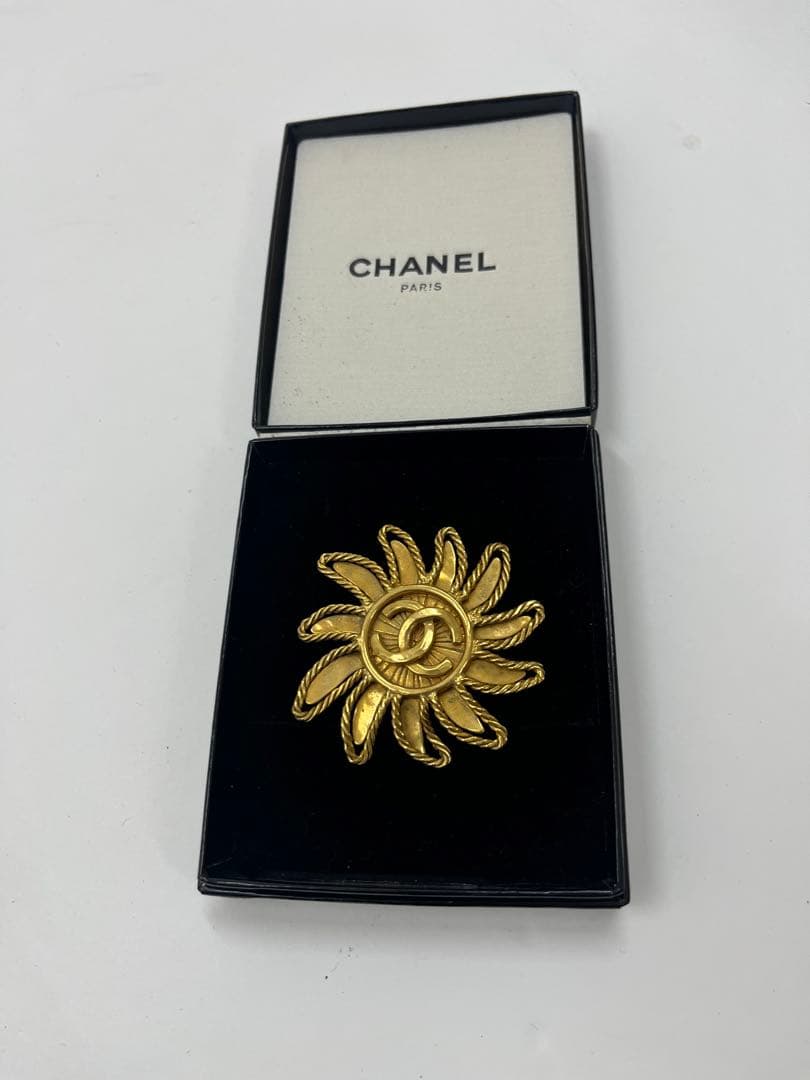 シャネルCHANEL ココマーク 太陽モチーフ ブローチ 94A