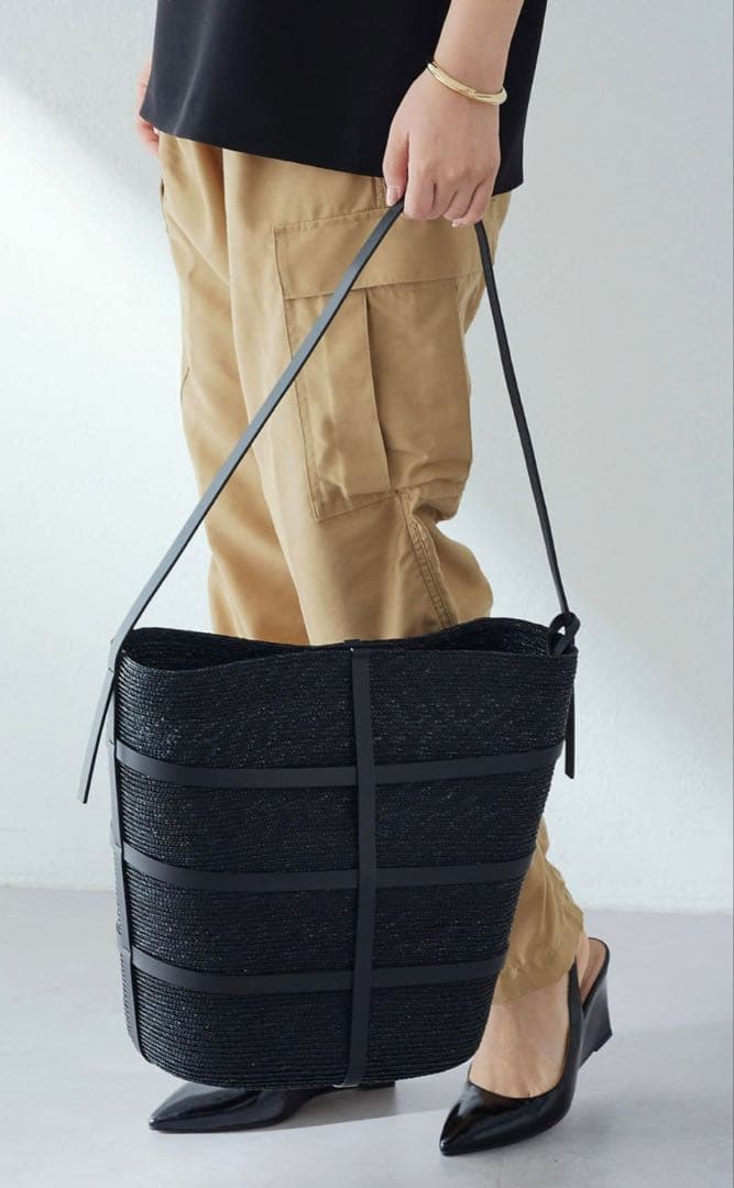 【新品:定価52800】Whim Gazette ストローショルダーバッグ 黒