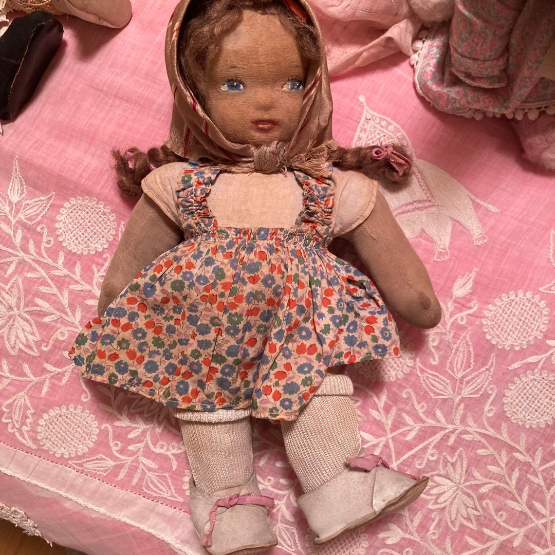 アンティークドール 花柄ドレス