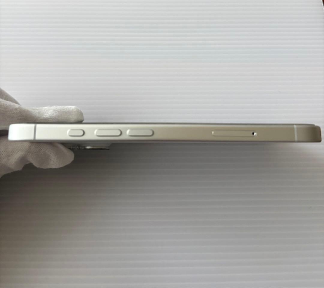 【美品2025年購入】AppleiPhone16 128 ホワイト　SIMフリー
