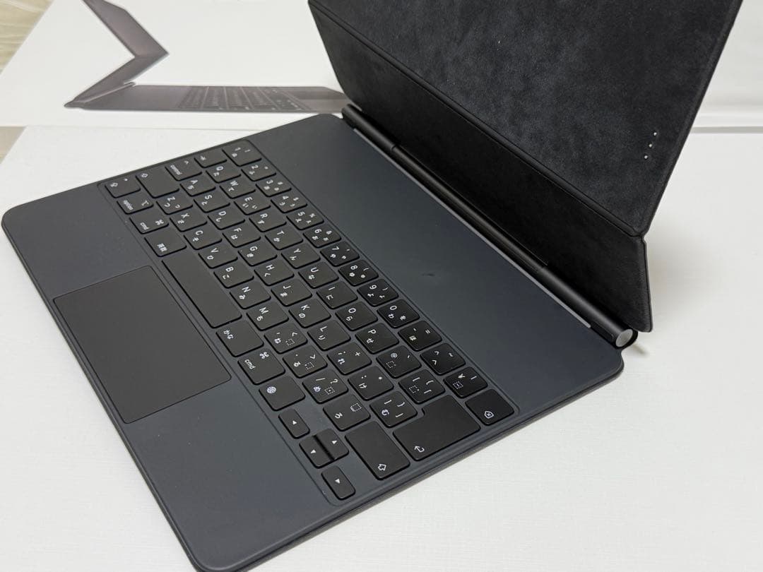 純正Magic Keyboard MXQU2J/A 12.9インチ