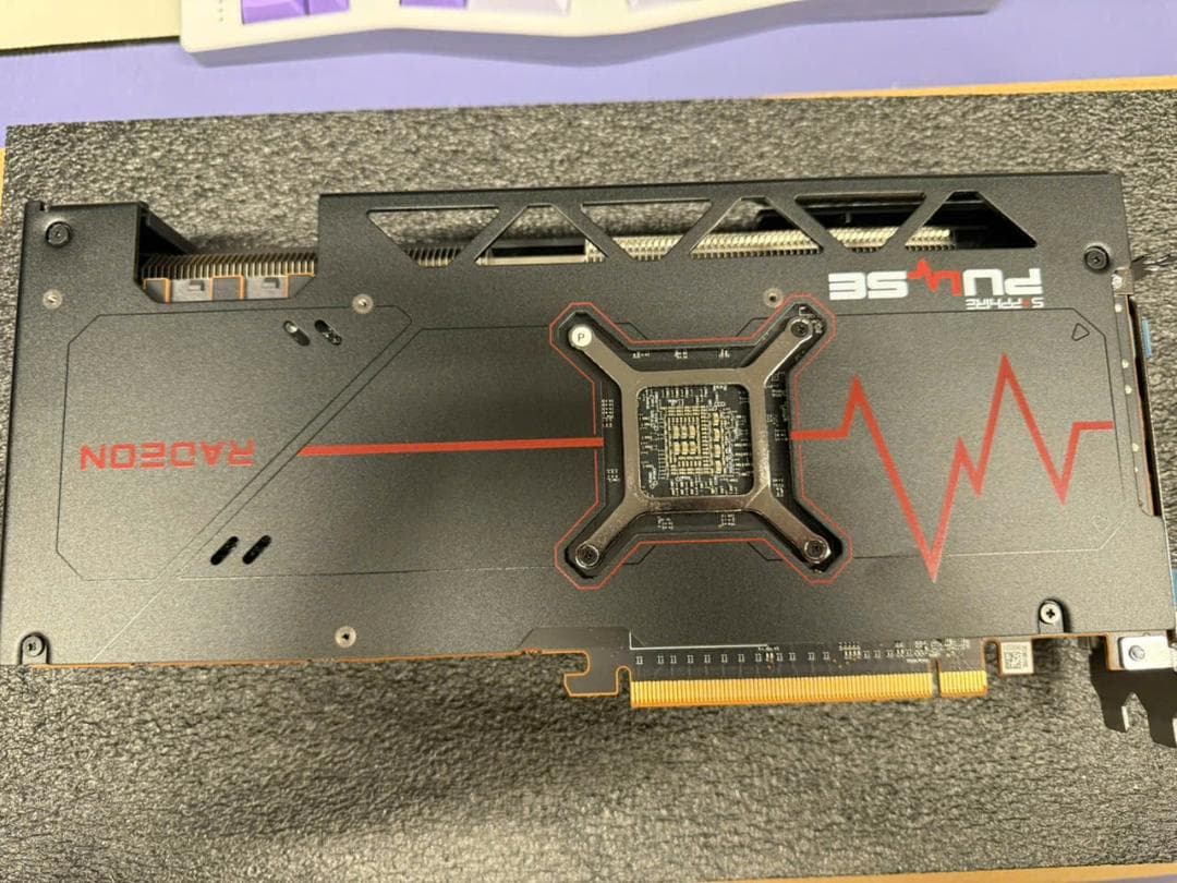 グラフィックボード・グラボ・ビデオカード AMD RX 7800XT