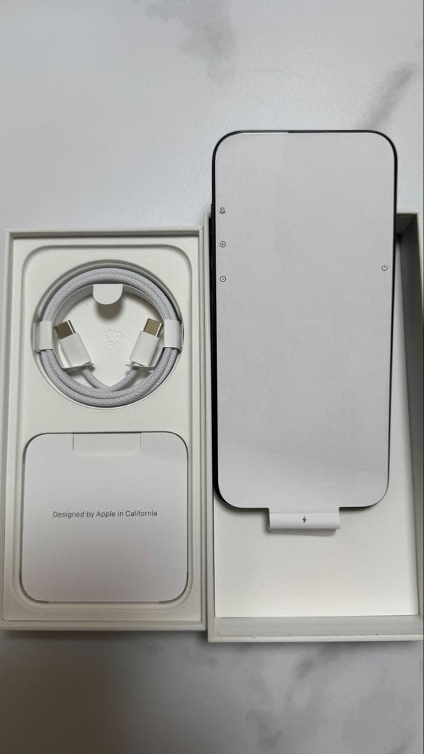 iPhone 15 Pro Max ブラックチタニウム SIMフリー