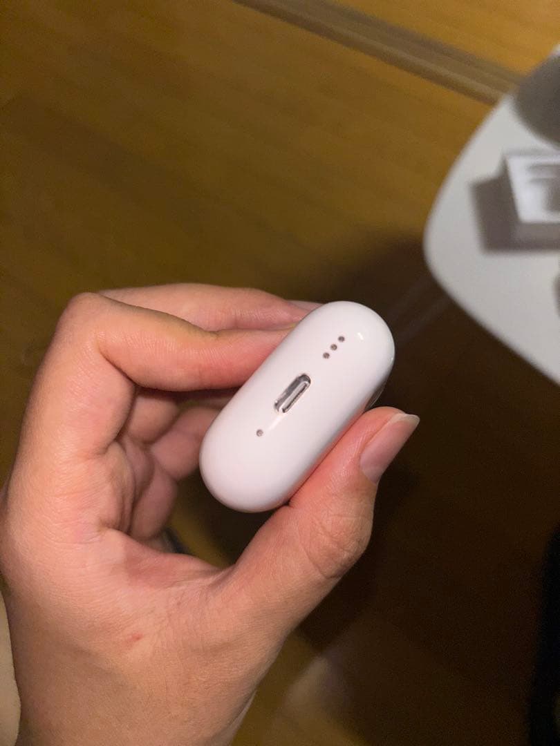 Apple AirPods (第4世代) 充電ケース付き