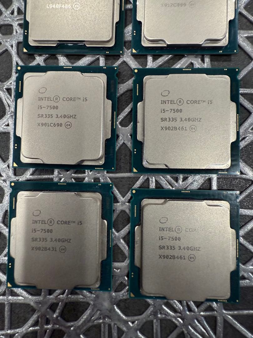 Intel core i7 9700、8700、i5 10505、7500×4