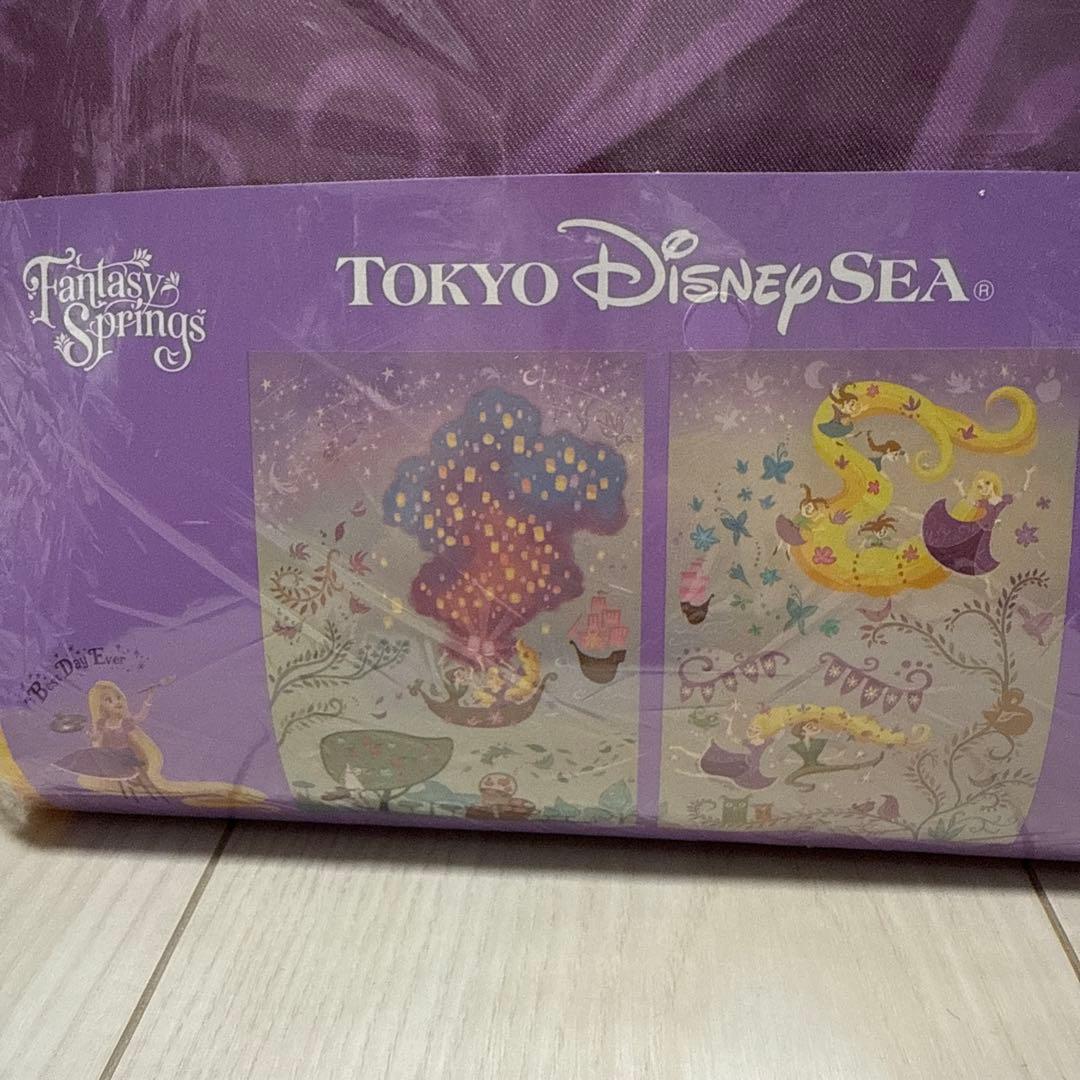 新品 カーテン　ディズニー　ラプンツェル　ファンタジースプリングス