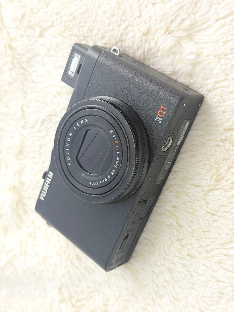 FUJIFILMプレミアムコンパクトデジタルカメラXQ1