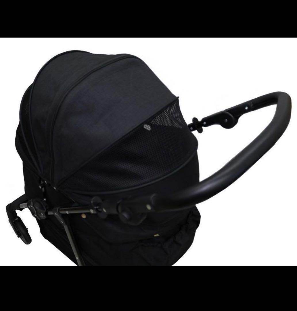 黒いペットカート メッシュ窓付き