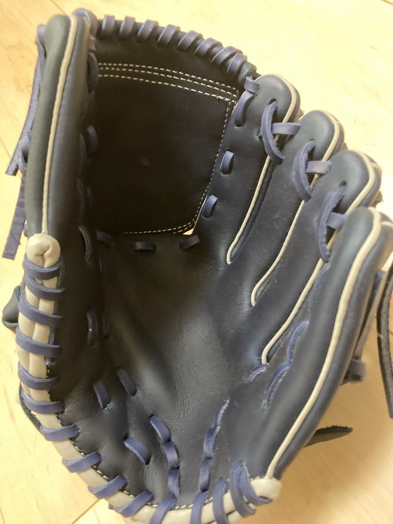 山崎康晃選手Under Armour 野球グローブ ネイビー