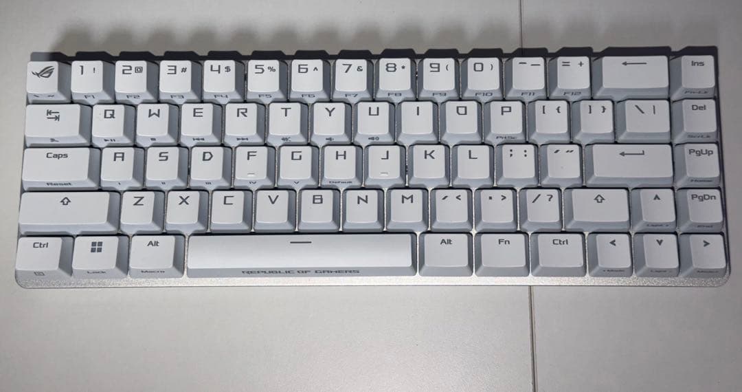 ROG Falchion Ace RGBキーボード