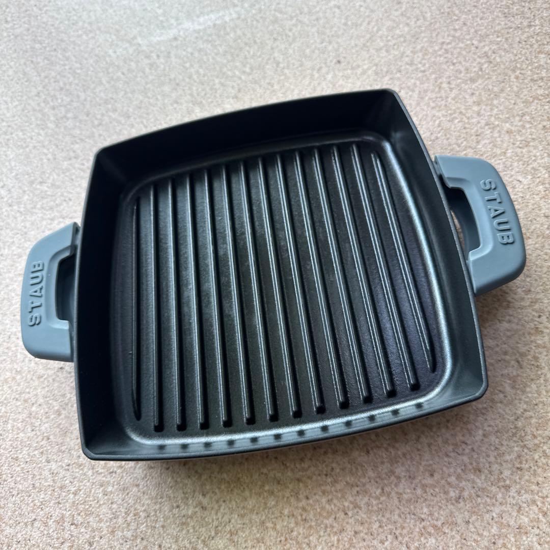 STAUB 鋳鉄グリルパン 28cm シリコンカバー付き